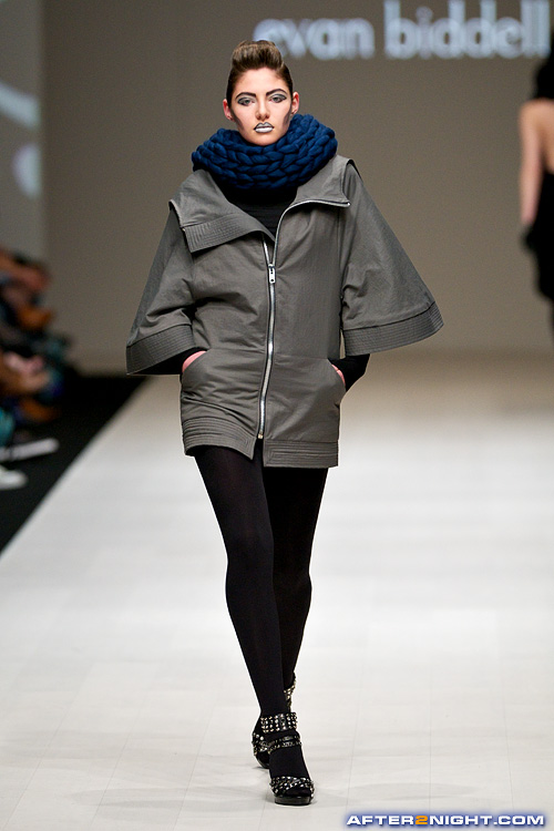 Next image from LG Toronto Fashion Week, Fall/Winter 2009-2010: Evan Biddell Fashion Show