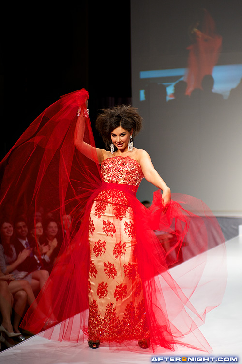Next image from Heart Truth Fashion Show 2012