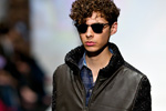 Photo from LG Toronto Fashion Week, Fall/Winter 2009-2010: Bustle Fashion Show