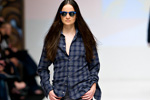Photo from LG Toronto Fashion Week, Fall/Winter 2009-2010: Bustle Fashion Show