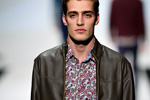 Photo from LG Toronto Fashion Week, Fall/Winter 2009-2010: Bustle Fashion Show