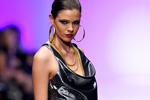 Photo from LG Toronto Fashion Week, Fall/Winter 2009-2010: Carlie Wong Fashion Show