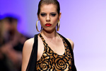 Photo from LG Toronto Fashion Week, Fall/Winter 2009-2010: Carlie Wong Fashion Show