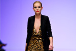 Photo from LG Toronto Fashion Week, Fall/Winter 2009-2010: Carlie Wong Fashion Show