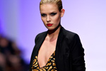 Photo from LG Toronto Fashion Week, Fall/Winter 2009-2010: Carlie Wong Fashion Show